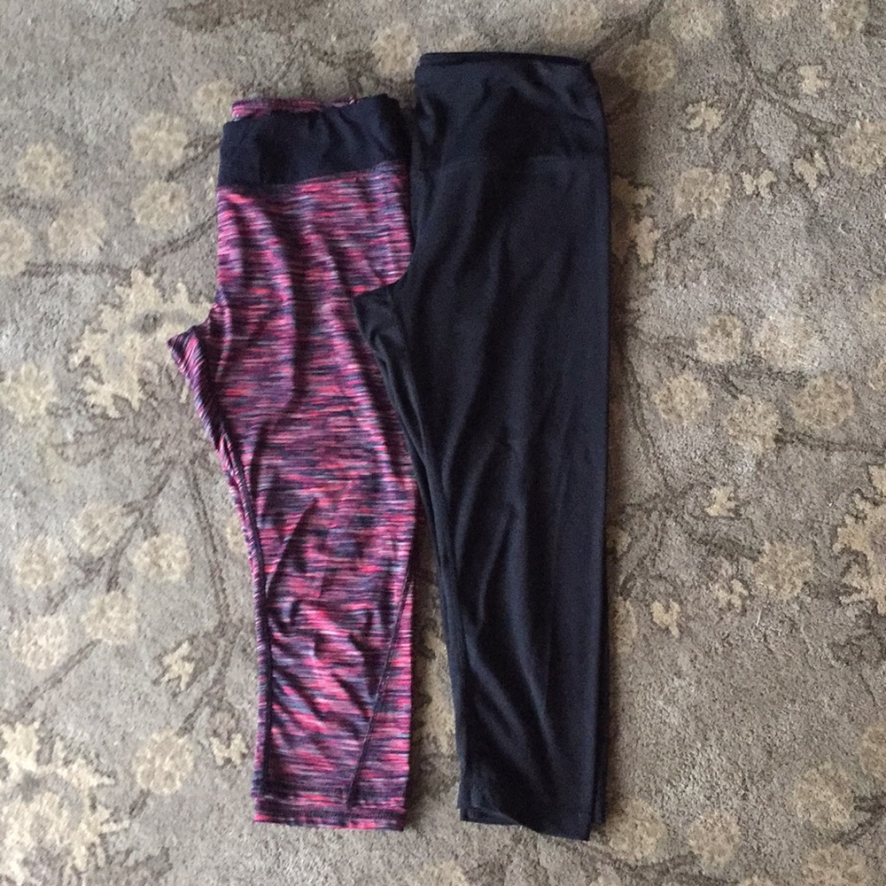 Women’s Yoga Pants Bundle size L. 3/4 length GUC.
